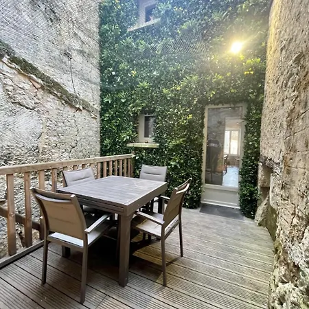 Apartament Du Pont Joubert