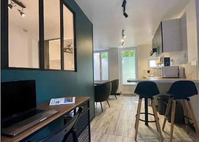 Du Pont Joubert Apartment